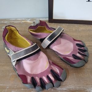 Vibram Five Finger Shoes Womens Size 41 US 8.5 - 9 Slip On 5 Toe Sandals Running